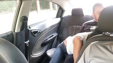 I give my boyfriend a wonderful blowjob in the back seat of the Uber