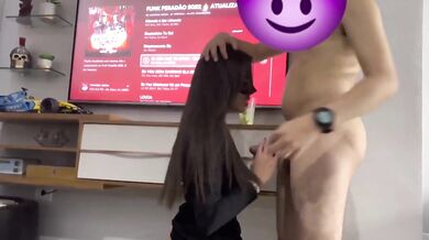 Amigo pegou a esposa morena na balada e levou pra casa pra meter o sabugo