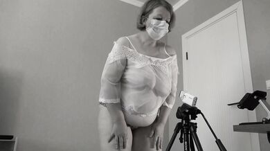 Shaking my big saggy tits