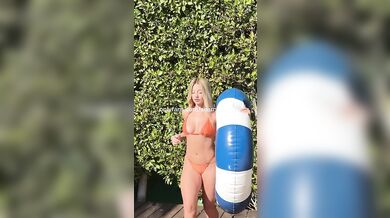 Skinny Blonde’S Bodysuit Leak Sparks Live!