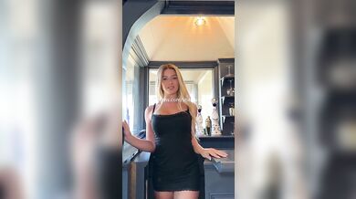 Busty Blonde’s Cheeky Cosplay Tease Trends Wildly