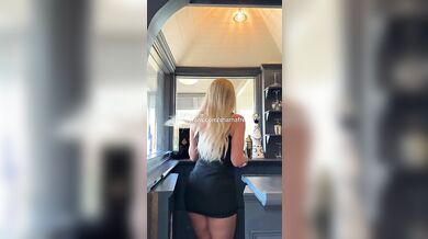Busty Blonde’s Cheeky Cosplay Tease Trends Wildly