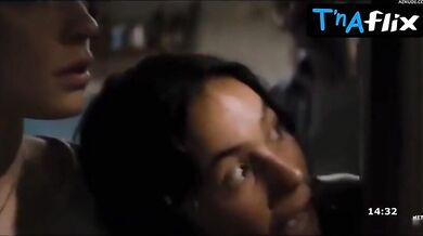Dolores Fonzi Breasts Scene in Salamandra