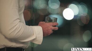 VIXEN Seductress Scarlit On The Prowl Finds Ariana & Manuel - Scarlit Scandal