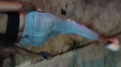 Chica de 21 años pillada en la calle después de la fiesta en la que follamos en un motel público