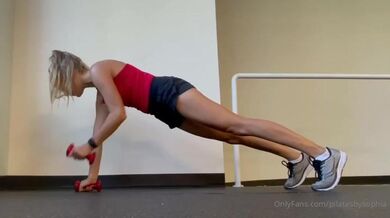 ?Grab those dumbbells !? 1.Come to a plank position: keep a.. by flowwithsky from OnlyFans | Coomer