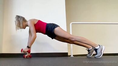 ?Grab those dumbbells !? 1.Come to a plank position: keep a.. by flowwithsky from OnlyFans | Coomer