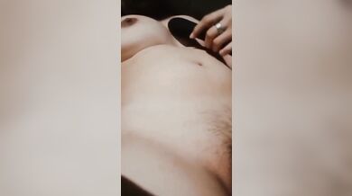 Sinulit ang masarap na moment ni Neneng habang wala si kaboardmate