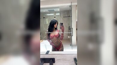 18YO’s Live Pussy Leak Shocks Webcam!