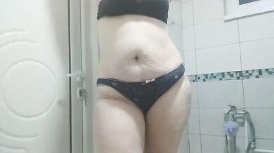 Wild MILF Explores Herself with Toys