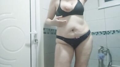 Wild MILF Explores Herself with Toys