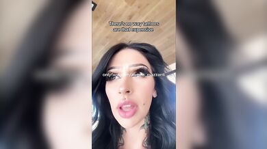 18YO’s TikTok Creamy Pussy Leak Stuns!