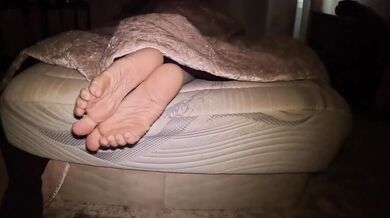 Jerk your cock to my soles while I try to rest! - Preview