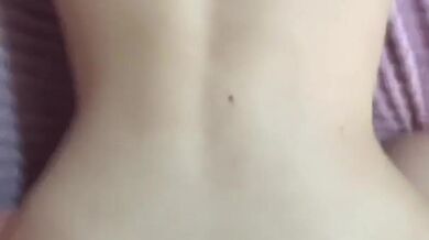 Scopo la mia ragazza sul divano ! Con sborrata in bocca (Amatoriale)