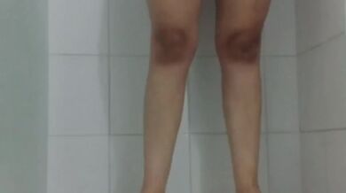 I my stepmother in the shower part 1 ..... and she realizes