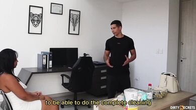 I GET CAUGHT STEALING AND I CONVINCE THE SECURITY GO BY GIVING HIM A GREAT FUCK
