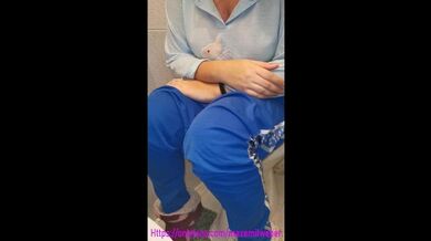 Girl Farting on Toilet