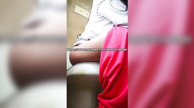 Girl Toilet farts pt2