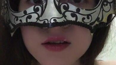 С матом! Русская Госпожа ссыт в чашку и заставляет тебя пить ее мочу, вылизывай мою немытую пизду!