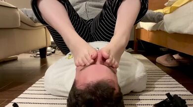 Girlfriend rubs her smelly feet on my face