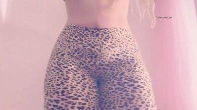 Showing you my new lingerie top and pants! Riding a pillow!