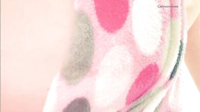 Can your small cock even pleasure this butt? With dirty talking and oil rubbing!