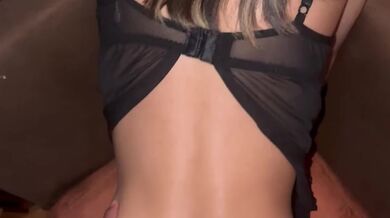 Sexo en pijamada con amiga de mi hermana gime muy fuerte que casi nos cachan