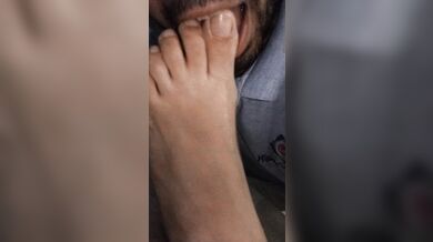 Fucking and sucking her feets