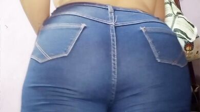 Cómo se ve mi enorme culo maduro en tanga? calificame! Nos consigues en Twitter @krizyaram