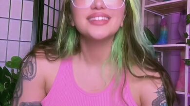 En pyjama avant d’aller au lit je m’enfile un Bad dragon