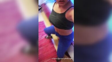 Clothed Masturbating after tanning.