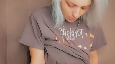 Smoke dancing pissing drinking piss ????????