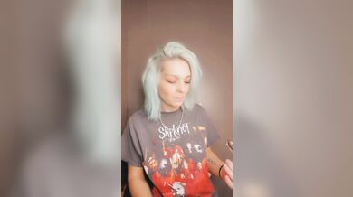 Smoke dancing pissing drinking piss ????????