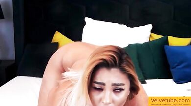 Officially distributed private LiveJasmin performances.