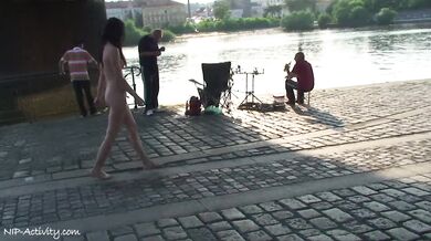 Tanja Das Fotzenmodel Nackt In Public 1