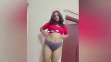 Gorgeous Young Malayali Girl Fully Showing Her Tits Clean Shaved Pussy Spread (Rajshot