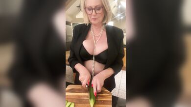 Juicy big cucumber to fuck with ... want to lick ?