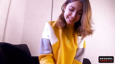 Step Sister Was Waiting For Step Sis To Wake Up To Give A Blowjob - Family Fantasy Porn