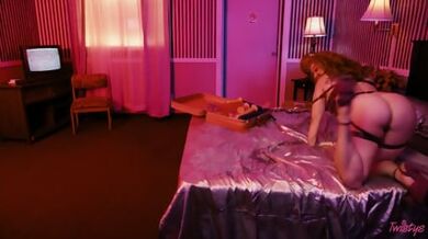 Thick Squirter Babe Masturbates In A Roadside Motel - Emma Magnolia