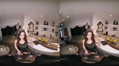 Chloe Amour Has A Special Way Of Making Things You