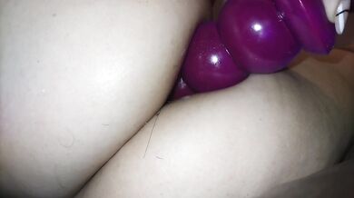 Me cojo por el culo sola porque en mi casa no me cojen