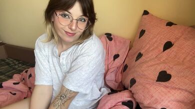 Sexy brunette in homemade clothes shows her tits