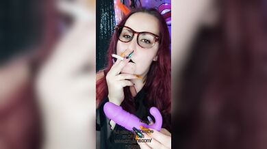 Nicki Pie Smoking JOI