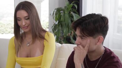 Little Man Gets Sexy Model To Suck And Screw In Private Porno