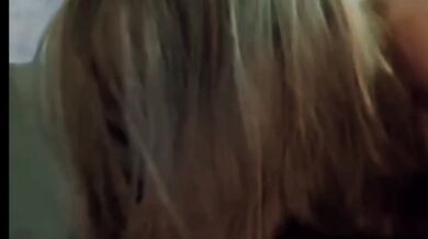 Horny guy gets the perfect blowjob and hot sitting position