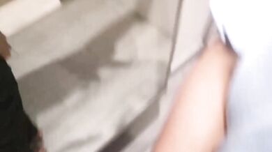 Risky Fitting Room Quickie - ALAM NILA SA LABAS pero Tuloy pa din sa kantutan - Pinay Cumswallow