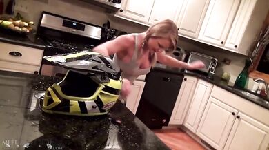 Meetmadden Cleaning Up Lewd Hotwife Xxx Bbw Girls