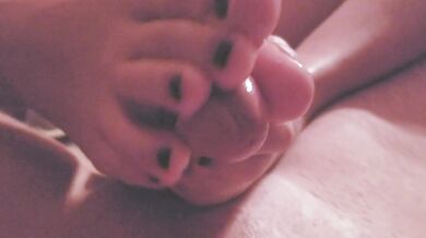 perfect footjob toejob with her perfect cute toes black nail polish and cums hard