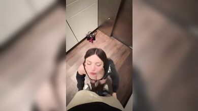 Slut Gets Fucked In The Elevator