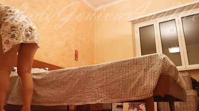 "Te lo voglio mettere al culo prima che arrivi tuo marito!" ???? Amanti italiani - Tradimento in casa